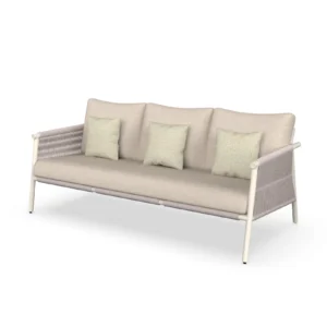 Standard-three-seater-at-bay