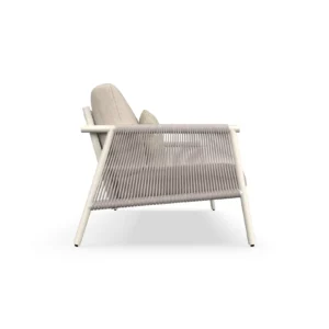 Standard3-three-seater-at-bay